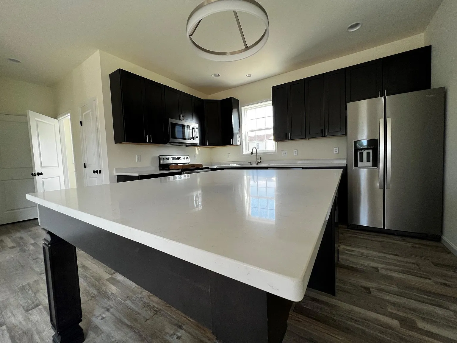 3 bed, 2.5 bath, 1491 sqft, $2,200 — Photo 2