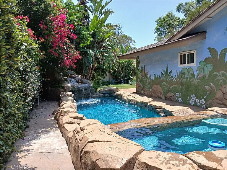 444 Redlands Ave — Photo 7