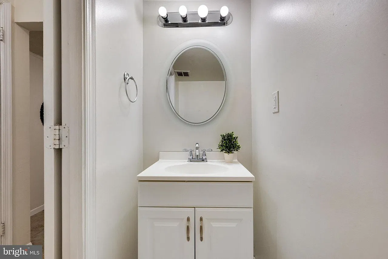 3 bed, 1134 sqft, $2,600 — Photo 3