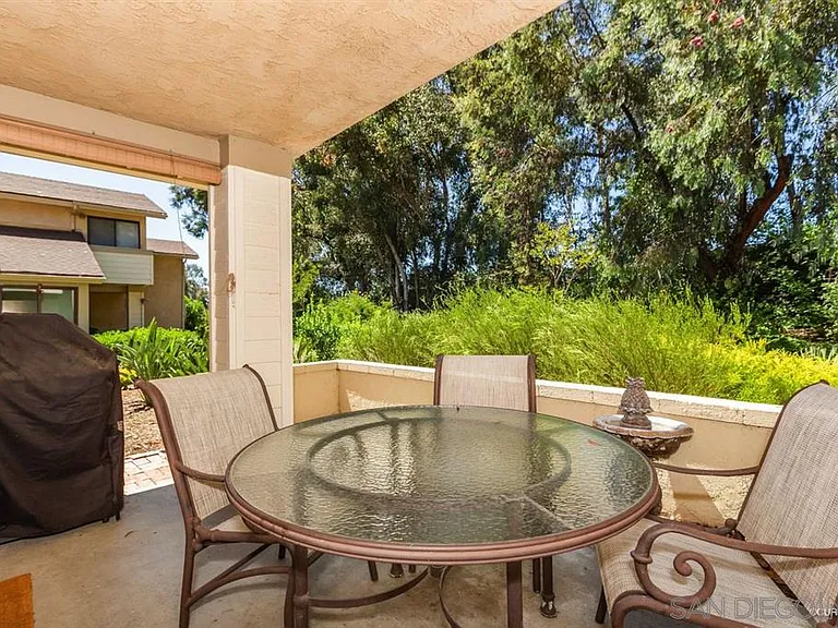 10470 Ridgewater Ln — Photo 13