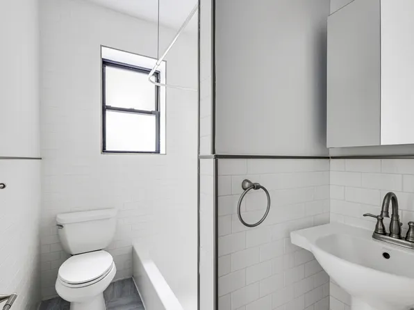 385 Ft Washington Avenue image 7 of 8