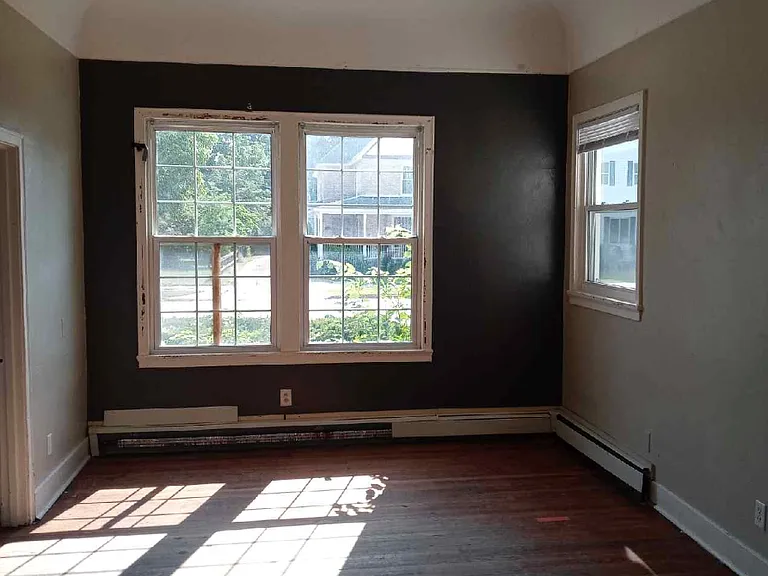 614 S Main St — Photo 11