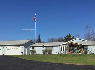 N9960 Meadowlark Ln, Crivitz, WI 54114