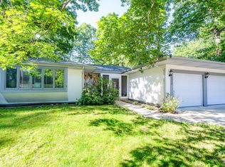 46318 Station Rd, New Buffalo, MI 49117