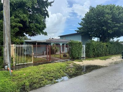 825 E 35th St, Hialeah, FL, 33013