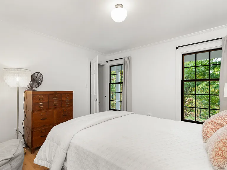 135 Layfield Dr — Photo 22