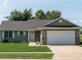 913 Fernwood Dr NE, Cedar Rapids, IA 52402