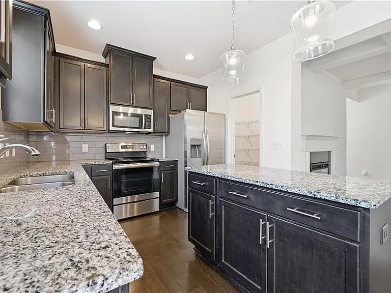 2730 Kemp Ct — Photo 18