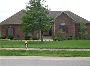105 Royal Oak Dr, Winchester, KY 40391