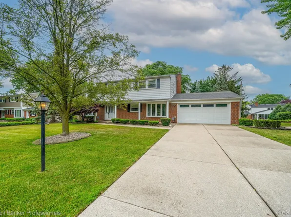 26659 Greythorne Trl, Farmington Hills, MI 48334