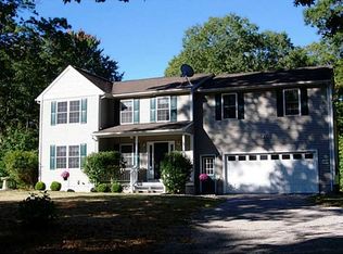 327 Tomaquag Rd, Ashaway, RI 02804