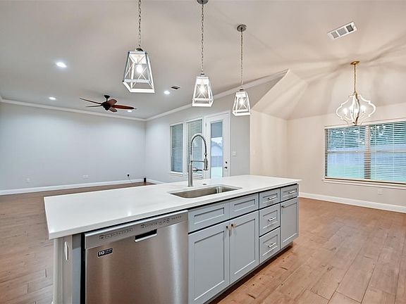 5th image of 1401 Conejos Ct