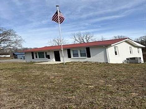 3rd image of 3361 Midway Rd