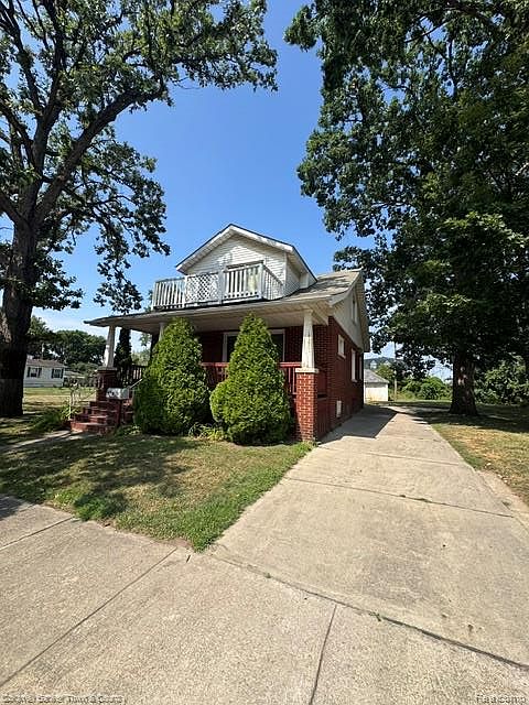 1st image of 18647 Robert St