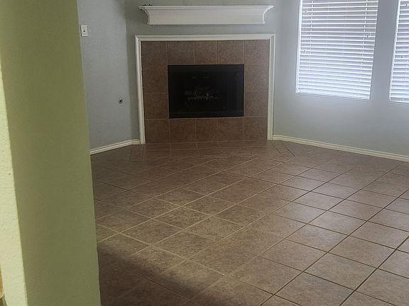 4th image of 9816 Willowick Ave