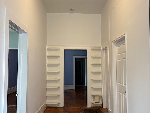 2nd image of 305 Kingston Ave NE