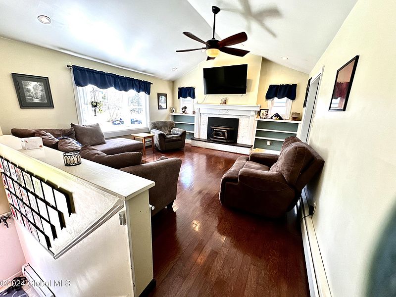 4th image of 5 N Knolls Road
