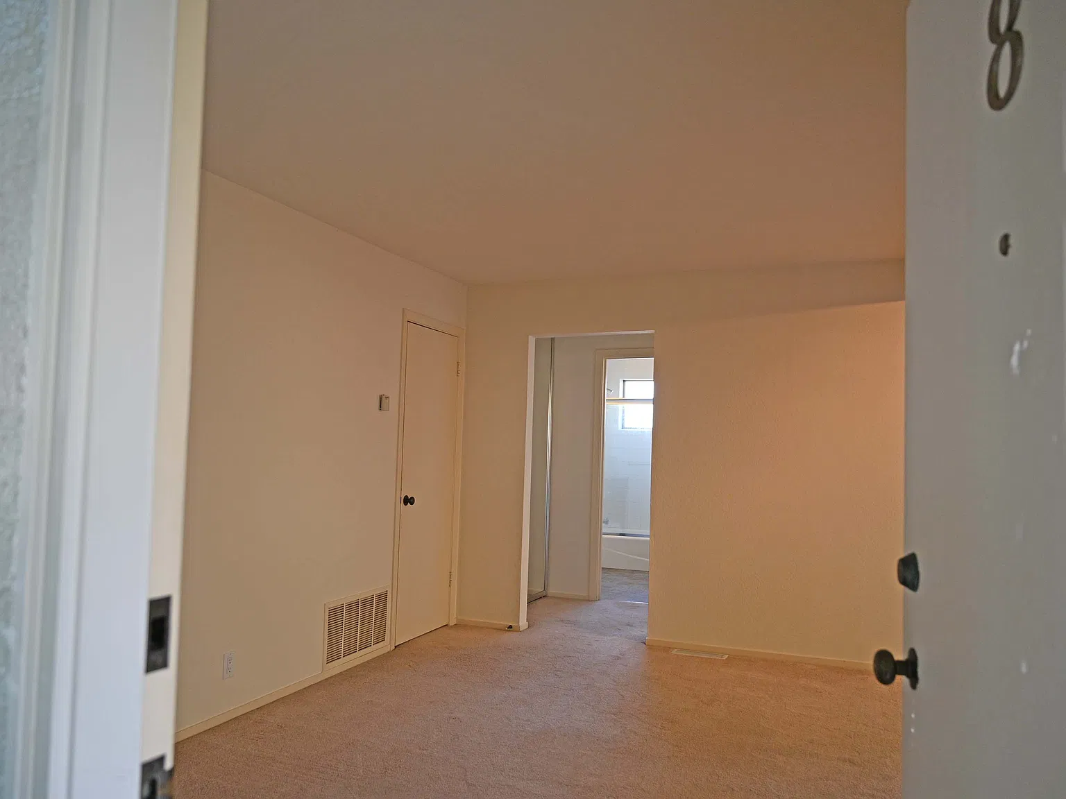 1 bed, 552 sqft, $2,450 — Photo 3