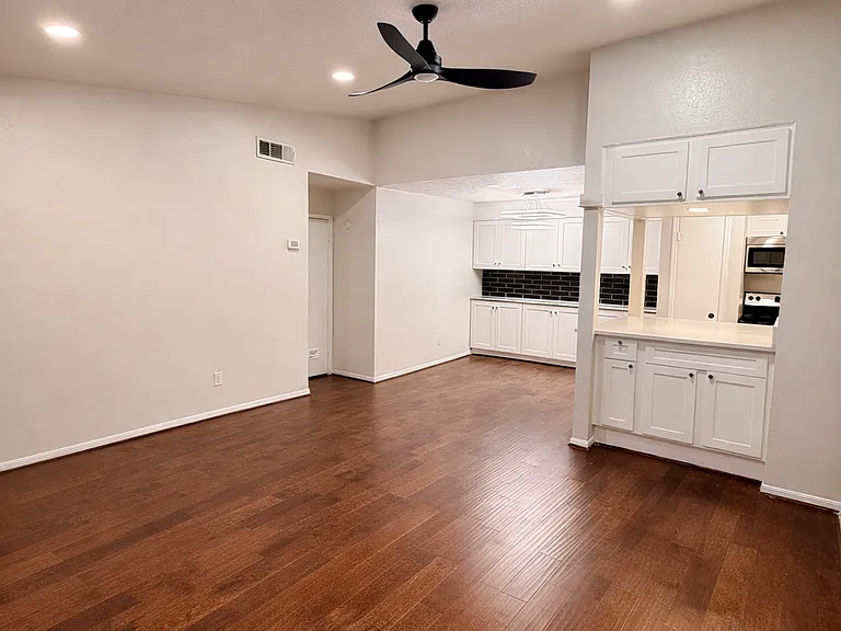 2125 Augusta Dr #484 — Photo 8