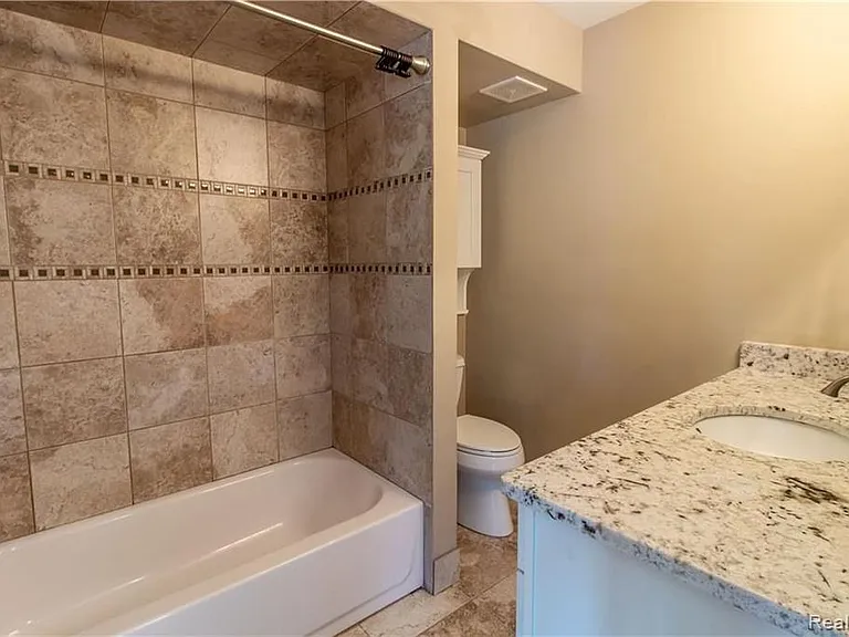 4203 Breckenridge Dr — Photo 9