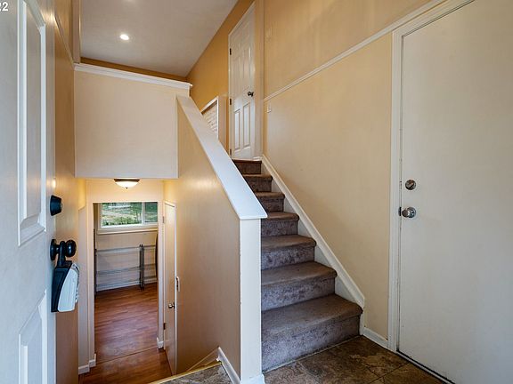 5th image of 4031 SE Olsen St
