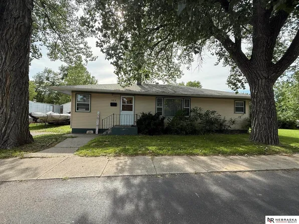 521 N Valentine St, Valentine, NE 69201