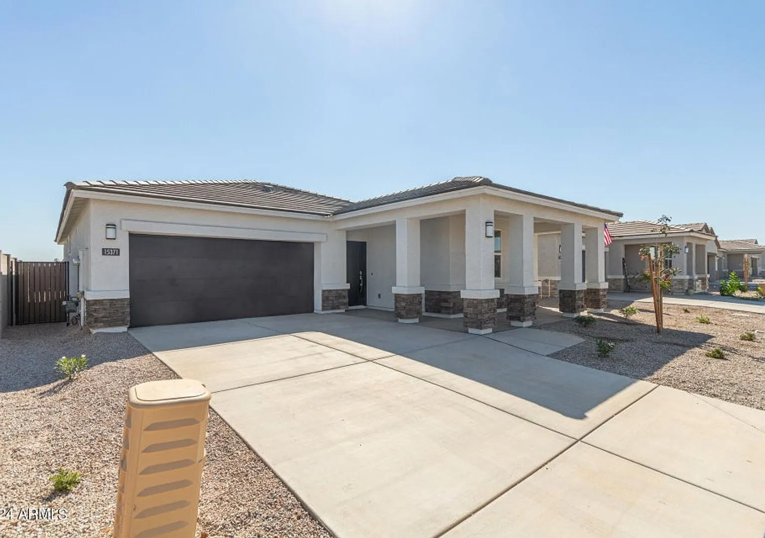 Gorgeous Brand New Home In Surprise!! — Photo 3