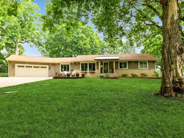 90 Aladdin Cir NW, Buffalo, MN 55313
