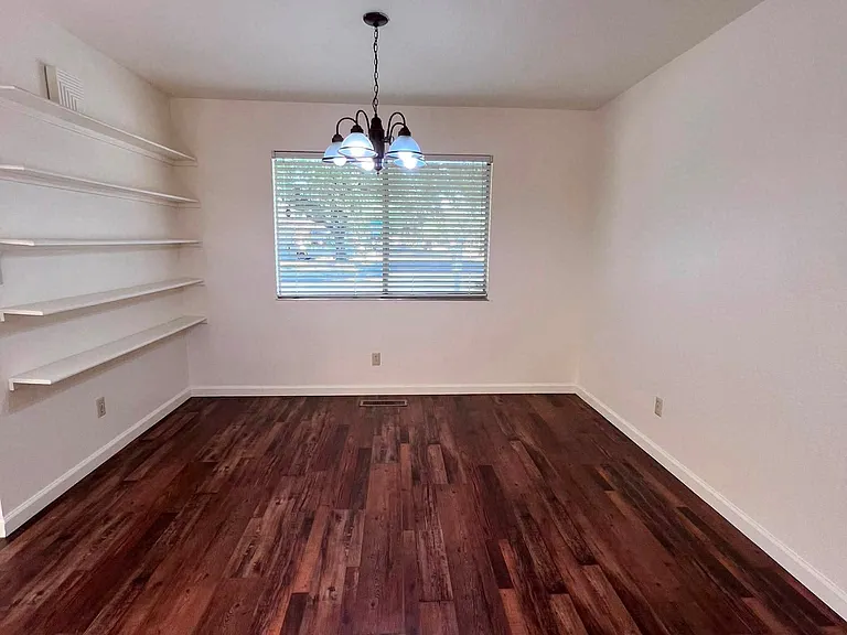 1528 Goldenwood Dr — Photo 15