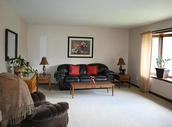 3rd image of 6620 Lenox Ave