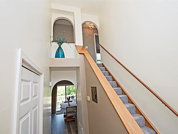 3rd image of 513 Grandshire Dr