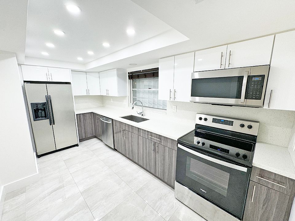 1st image of 1534 SE 15th St #10745240
