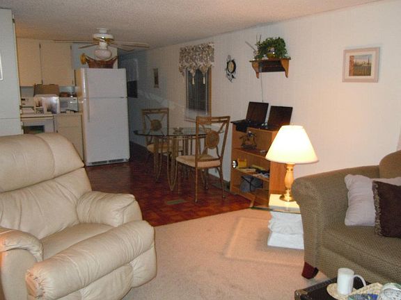 3rd image of 5 Hobnail Dr