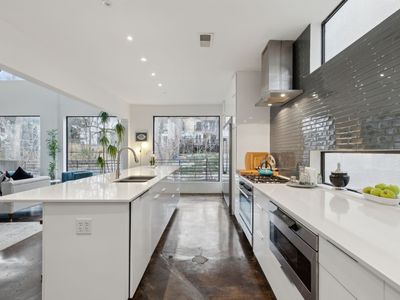 9119 Chapel Valley Rd, Dallas, TX, 75220