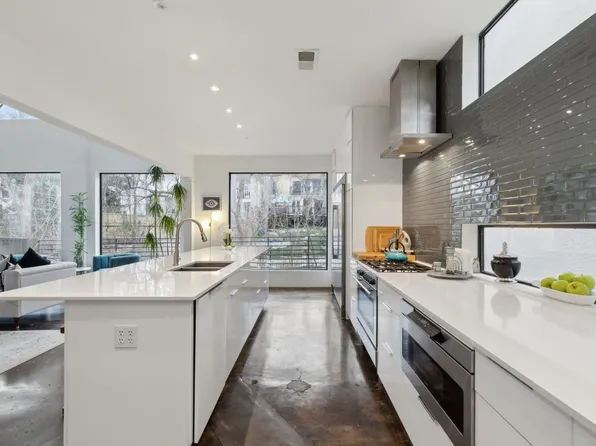 9119 Chapel Valley Rd, Dallas, TX 75220