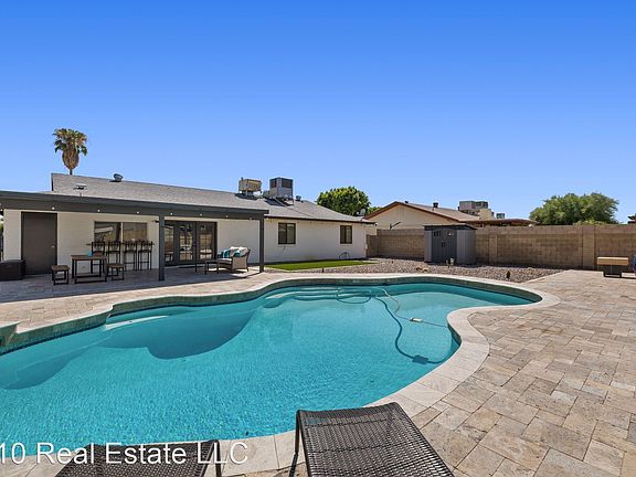 2nd image of 1126 Glade Circle Vrbo #13