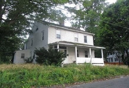 2nd image of 185 King St