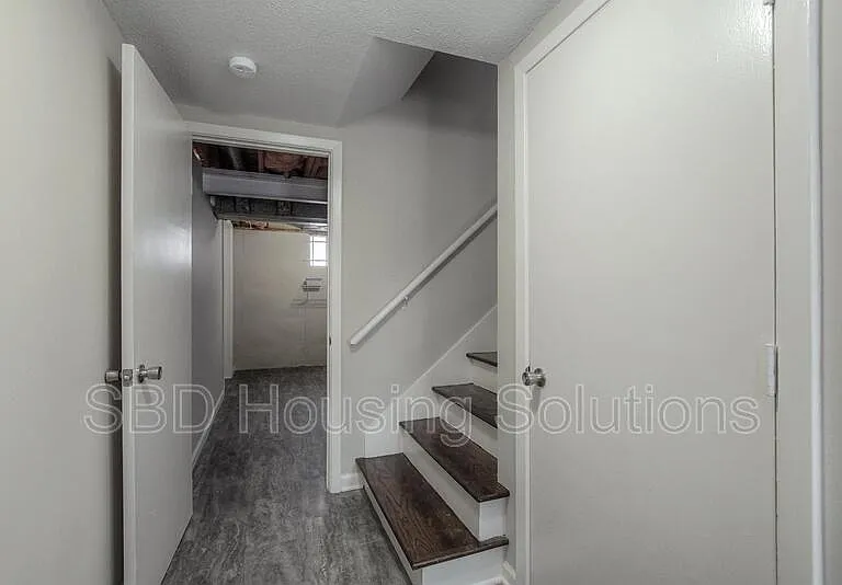 16003 E 35th St S — Photo 2