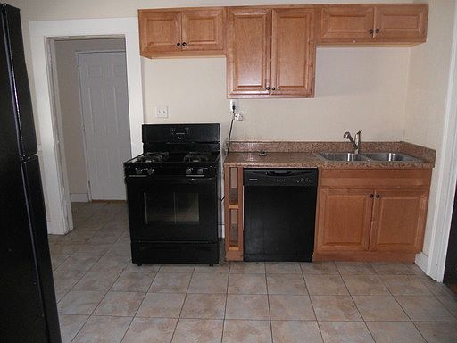 4th image of 959 Dunham St SE
