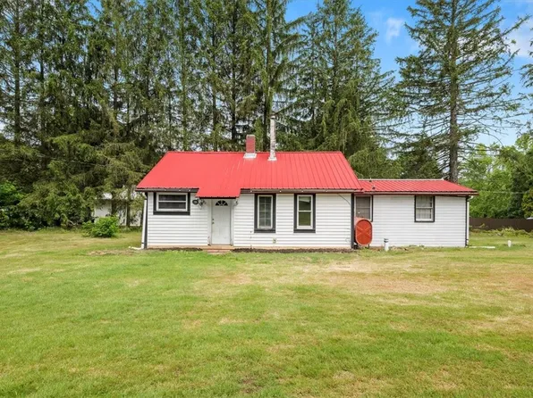 125 Patton Ln, Clinton, PA 15026