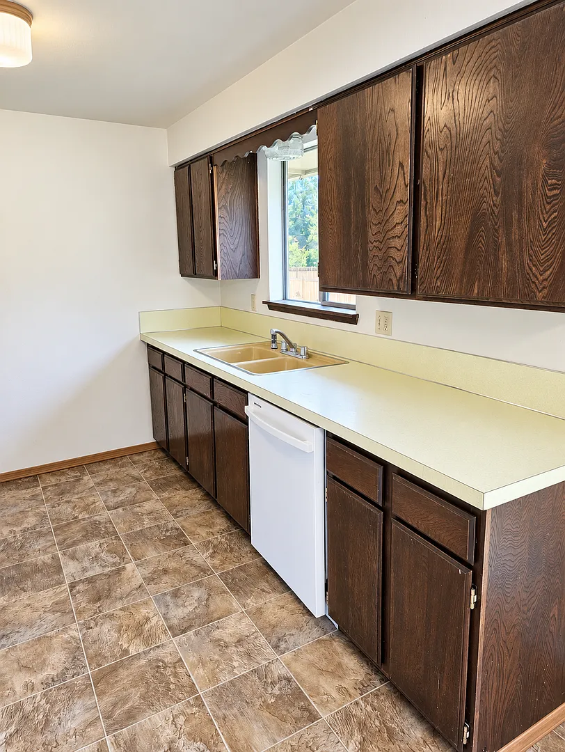 12405 Zeller Rd SE A, B, C, D — Photo 4