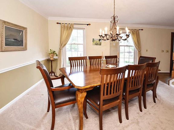 4th image of 6841 Maddux Dr