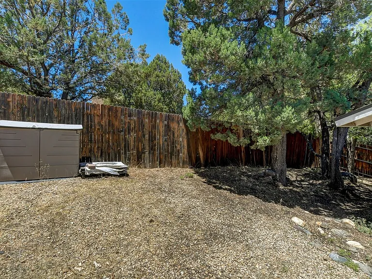 114 Bradshaw Dr — Photo 14