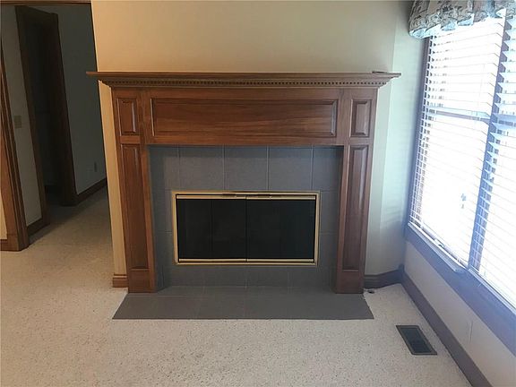 4th image of 1104 Sunnyside Ln
