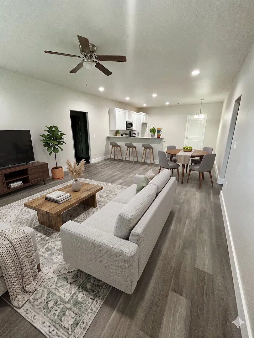 Adorable home in a quiet neighborhood — Photo 1
