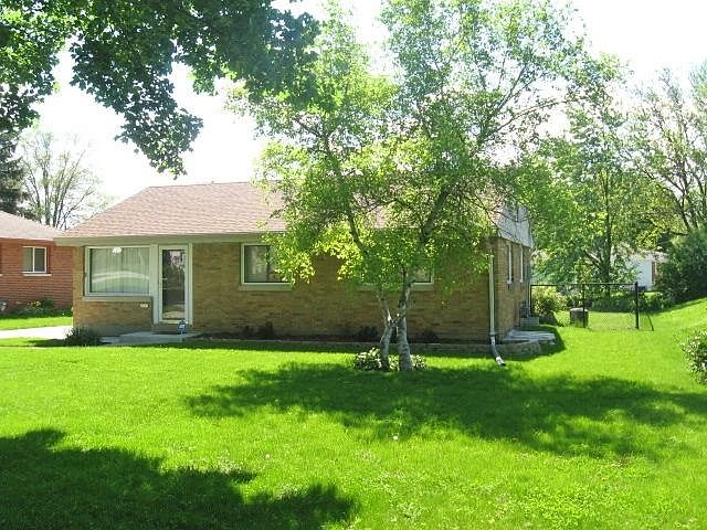 1st image of 4115 N 94th St