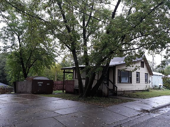 2nd image of 3009 Andrews St