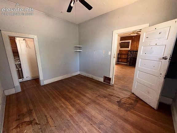 5th image of 416 E San Rafael St