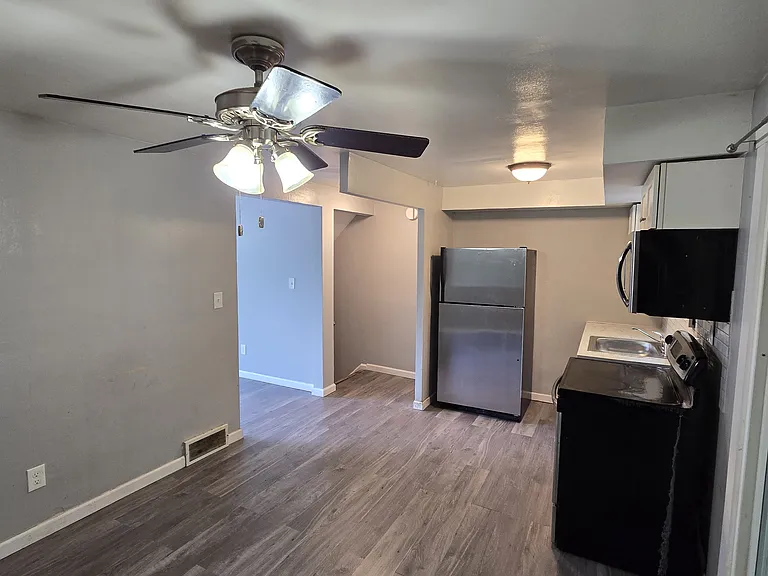 2103 Vantine St — Photo 13