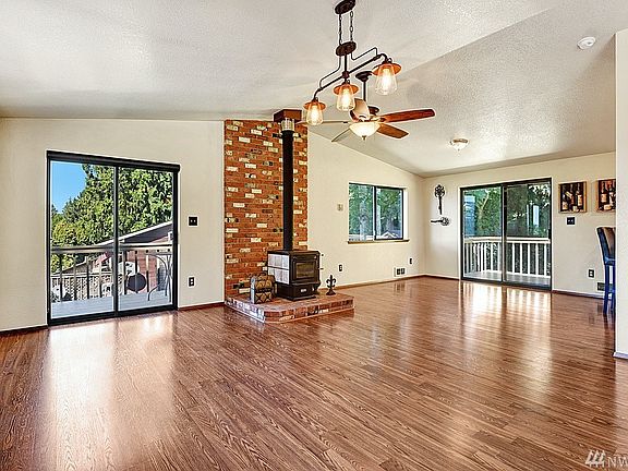 3rd image of 21315 81st Ave NW